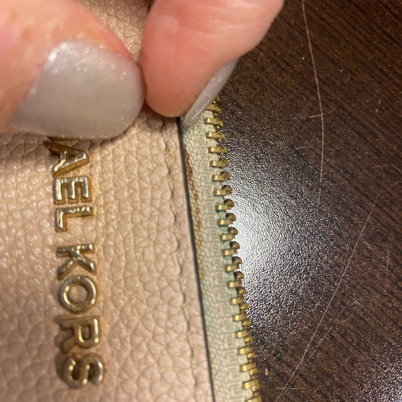 Michael Kors Jet Set Light Pink Large Clutch Wristlet - Picture 4 of 9